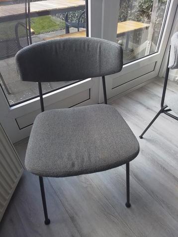 6 eettafel stoelen beschikbaar voor biedingen