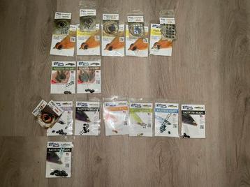 Open verpakkingen , fish skull heads , helmets en masks beschikbaar voor biedingen