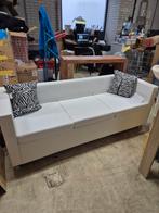 Witte 3-zitsbank met zebrakussens, Ophalen