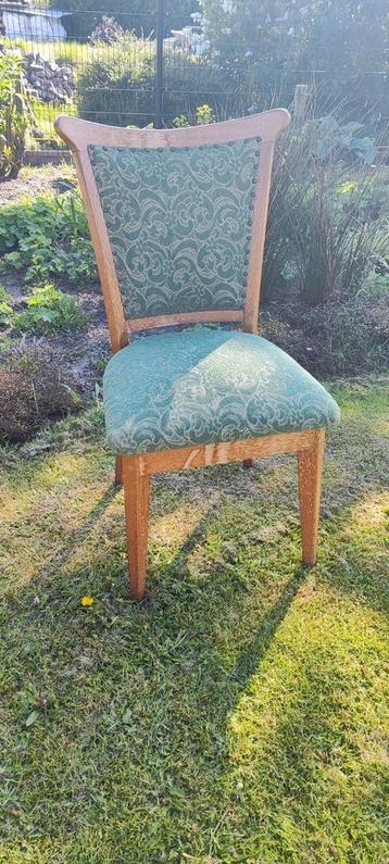 Vintage stoel (opknapper) beschikbaar voor biedingen
