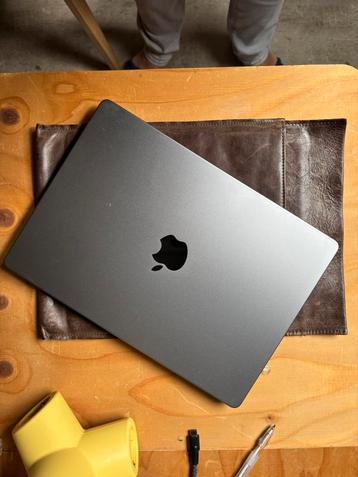 Custom made MacBook Pro Sleeve leer 14” beschikbaar voor biedingen