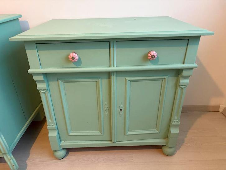 Antieke lichtgroene kastjes - ladekast en tv-kast, Kinderen en Baby's, Kinderkamer | Commodes en Kasten, Gebruikt, Kast, Minder dan 90 cm