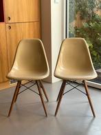Beige Charles en Eames stoelen DSW fiberglass, Huis en Inrichting, Ophalen, Zo goed als nieuw, Bruin, Twee