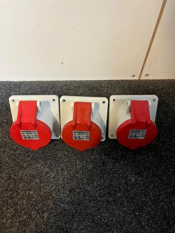 Krachtstroom stekker/ wandmontage deel 32A , 4 polig beschikbaar voor biedingen
