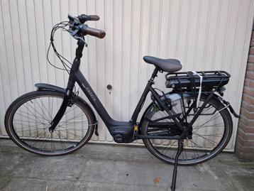 Mooie gazelle orange c8 28 inch dames ebike
bosch Middenmoto beschikbaar voor biedingen