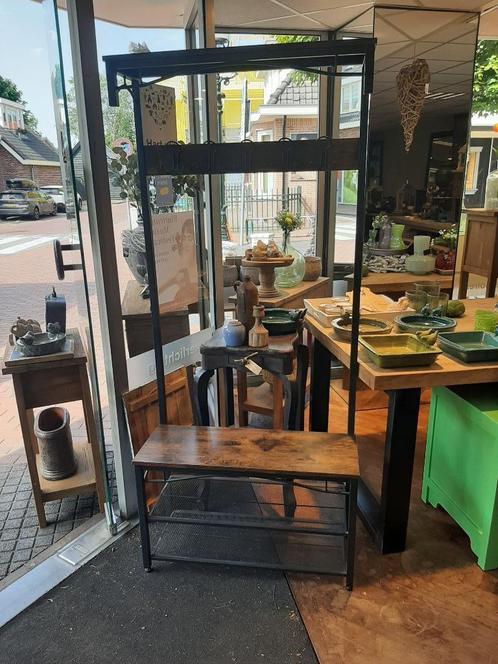 Industriële kapstok met schoenenrek / garderoberek, Huis en Inrichting, Woonaccessoires | Kapstokken, Zo goed als nieuw, Staande kapstok