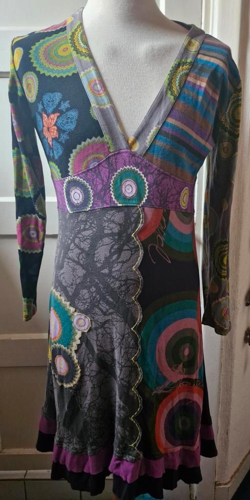 Desigual kleurrijke jurk met lange mouwen, Kleding | Dames, Jurken, Zo goed als nieuw, Maat 42/44 (L), Overige kleuren, Knielengte