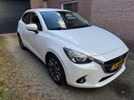 Mazda 2 Skyactiv - Zomer & Winterbanden, Voorwielaandrijving, Stof, Zwart, 4 cilinders