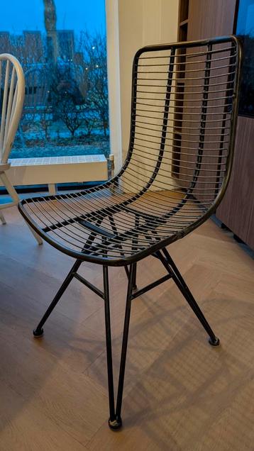 2 stuks draadstoelen beschikbaar voor biedingen