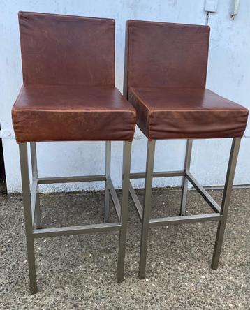 Barstoelen ( 2x) beschikbaar voor biedingen