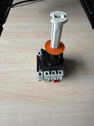 Schneider Lastscheider VZ11 – 25A 660V – Schakelaar beschikbaar voor biedingen