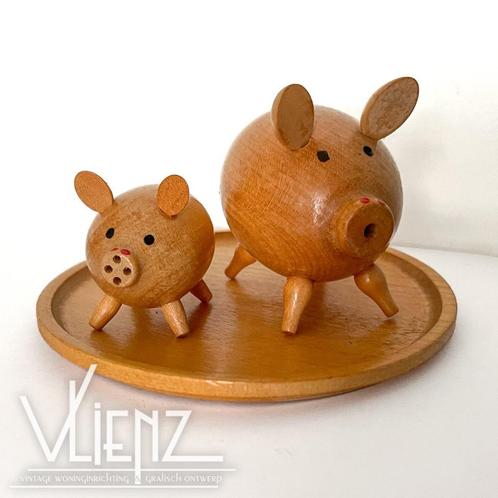 Vintage, Midcentury houten peper- en zoutstel varkentjes, Verzamelen, Retro, Huis en Inrichting, Ophalen of Verzenden