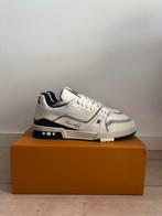 Louis Vuitton trainer #54 signature white marine maat 44, Kleding | Heren, Schoenen, Ophalen of Verzenden, Zo goed als nieuw, Wit