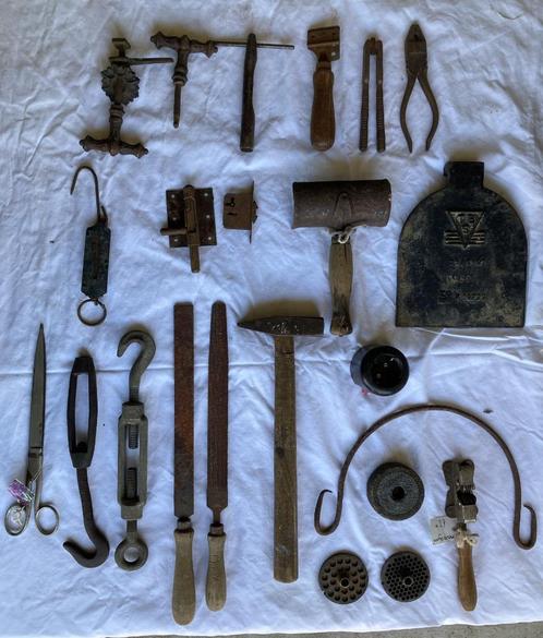 Brocante oud gereedschap o.a.: grendel - haken - schaar, Antiek en Kunst, Antiek | Gereedschap en Instrumenten, Ophalen of Verzenden