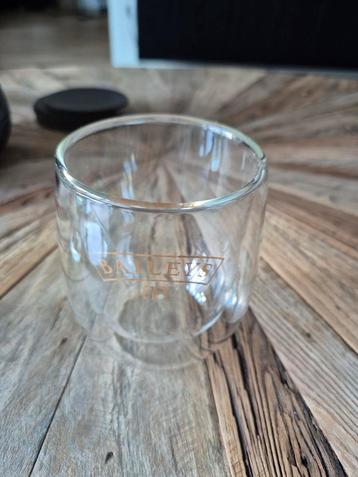 Dubbelwandig Baileys glas beschikbaar voor biedingen