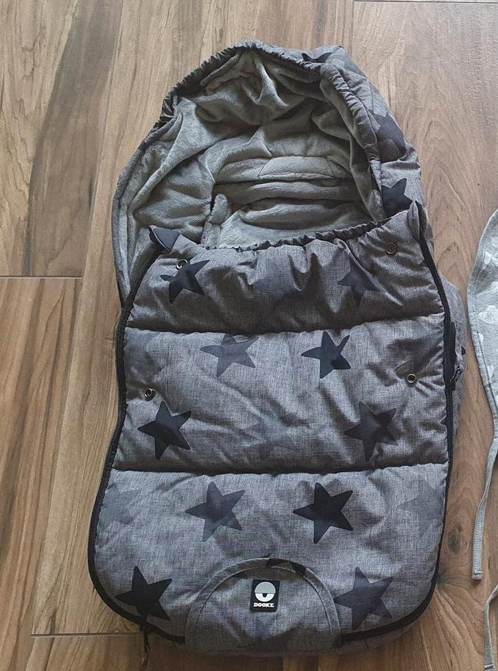 Dooky voetenzak en dooky cover, Kinderen en Baby's, Buggy's, Zo goed als nieuw, Voetenzak, Ophalen of Verzenden