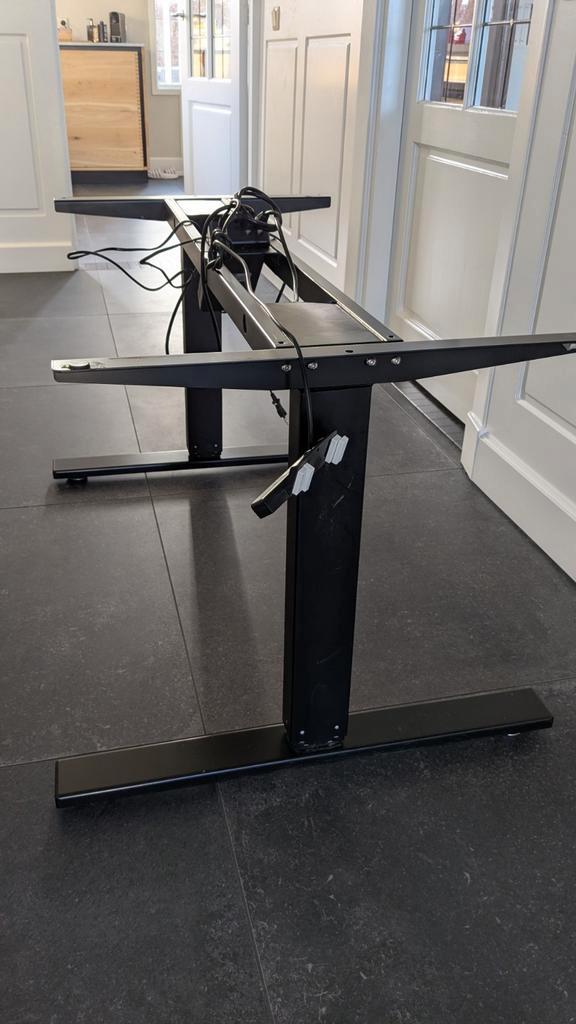 Elektrisch verstelbaar bureau onderstel - 2 motoren, Huis en Inrichting, Tafelonderdelen, Nieuw, Tafelpoot, 100 tot 150 cm, 100 tot 150 cm