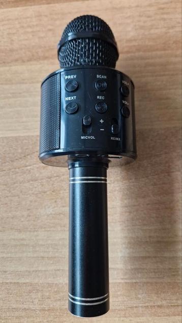 Draadloze karaoke microfoon beschikbaar voor biedingen