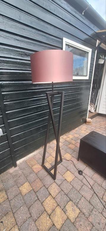 Loods 5 lamp industriëel  beschikbaar voor biedingen