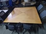 Grote vierkante vergadertafel / kantinetafel 180 x 180, Huis en Inrichting, Bureaus, Gebruikt, Kinnarps, Info@, Ophalen