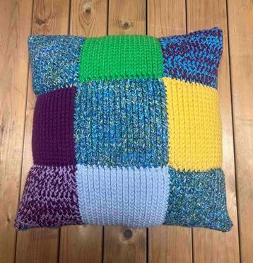 Mooi patchwork gehaakt kussen 42/42 beschikbaar voor biedingen