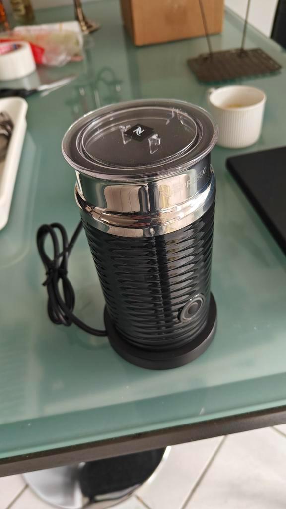 Nespresso Melkopschuimer Aeroccino, Witgoed en Apparatuur, Melkopschuimers, Gebruikt, Elektrische melkopschuimer, Ophalen of Verzenden
