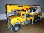 Bruder 2818 MACK Granite met Liebherr hijskraan, Kinderen en Baby's, Speelgoed | Speelgoedvoertuigen, Ophalen of Verzenden, Zo goed als nieuw