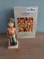 Goebel figurine stillgestanden/ soldierboy 332/1957, Antiek en Kunst, Ophalen of Verzenden