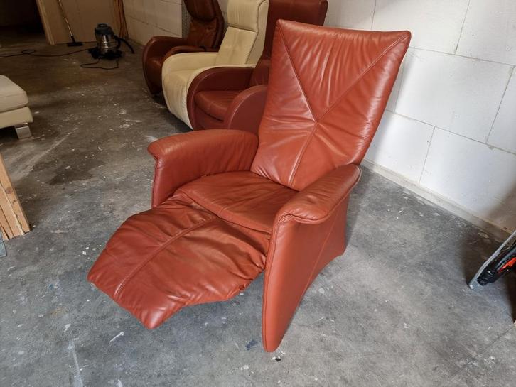 Comfortabele relax fauteuil bruin leer, Huis en Inrichting, Fauteuils, Gebruikt, Leer, 75 tot 100 cm, Ophalen