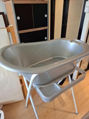 Babybadje beschikbaar voor biedingen