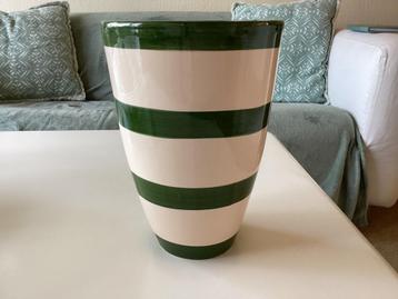 Groen-gestreepte vaas van aardewerk, hoge bloempot 21cm beschikbaar voor biedingen