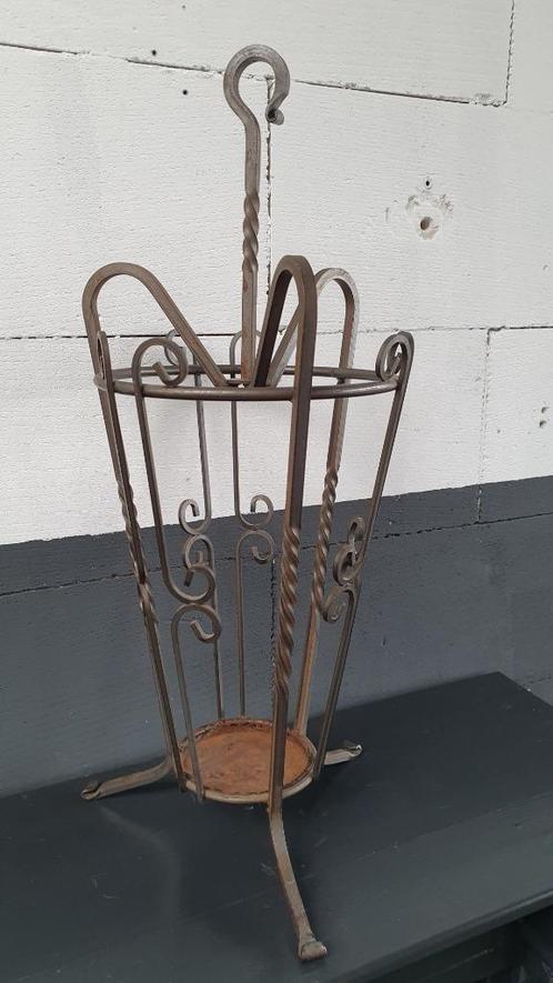 Brocante paraplubak van gietijzer. 70 cm hoog. S23, Huis en Inrichting, Woonaccessoires | Overige, Gebruikt, Ophalen of Verzenden
