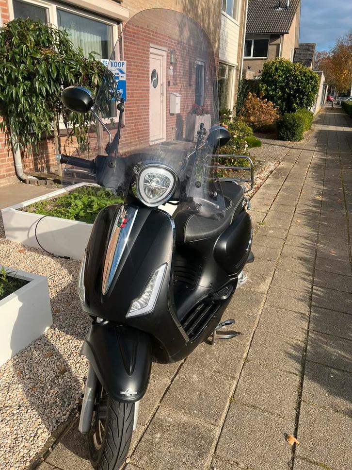 GTS BRAVO scooter, Fietsen en Brommers, Snorfietsen en Snorscooters, Zo goed als nieuw, Overige merken, Benzine, Ophalen