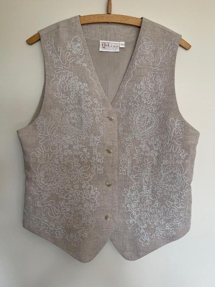 naturel halflinnen gilet met borduursel van P&C Q-Line, Kleding | Dames, Truien en Vesten, Zo goed als nieuw, Maat 36 (S), Beige