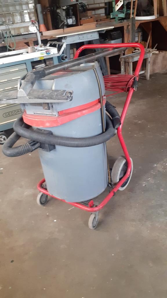 Industriële Stofzuiger - Krachtig en Betrouwbaar, Ophalen of Verzenden, Gebruikt, Waterstofzuiger