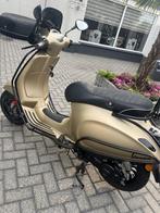 Vespa sprint 2023 mercedes gold, Fietsen en Brommers, Scooters | Vespa, Ophalen, Overige modellen, Zo goed als nieuw, Benzine