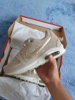 WMNS Air Max Command Premium String Metallic Gold - Maat 44, Kleding | Heren, Schoenen, Bruin, Nike, Ophalen of Verzenden, Sneakers of Gympen