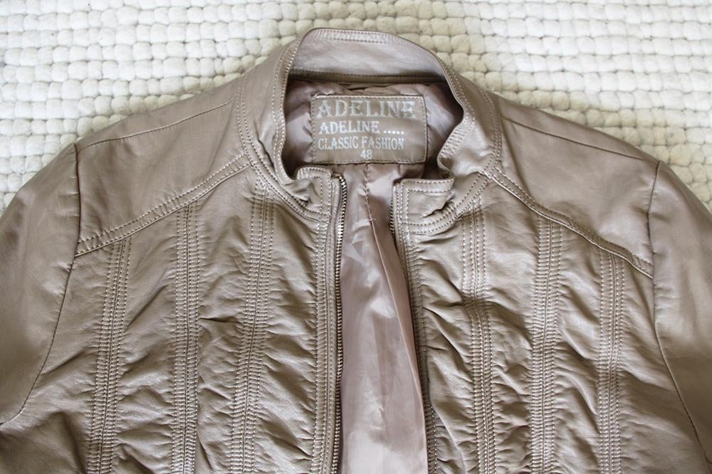 Mooie Adeline Jas (L) € 30,-, Adeline, Beige, Maat 42/44 (L), Ophalen of Verzenden