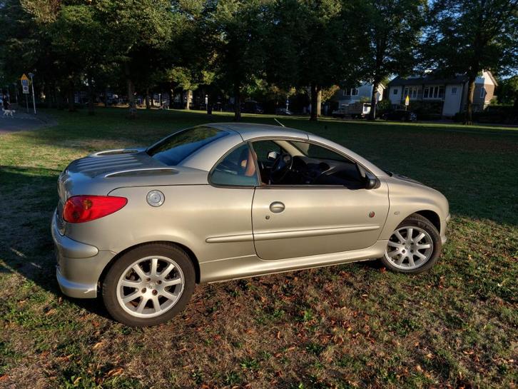 Peugeot 206 CC 1.6 | Roland Garros | Nieuwe voorbanden & APK, Auto's, Peugeot, Particulier, ABS, Airbags, Airconditioning, Bluetooth