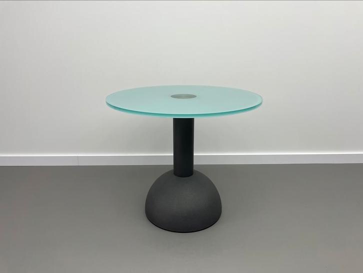 Poltrona Frau Calice tafel/ bijzettafel, Huis en Inrichting, Tafels | Bijzettafels, Gebruikt, Rond, 60 cm of meer, 55 tot 75 cm