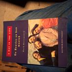 M. Hertsgaard - A day in the life, Boeken, Ophalen of Verzenden, Zo goed als nieuw, M. Hertsgaard