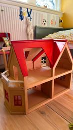 Houten poppenhuis gemeubileerd dudutoys villa, Ophalen, Zo goed als nieuw