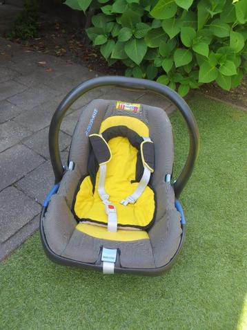 Maxi cosi baby beschikbaar voor biedingen