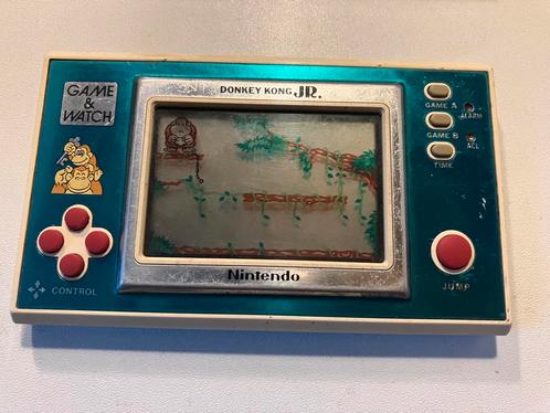2x Nintendo Game en Watch: Donkey Kong jr 1982 en Fire 1981, Spelcomputers en Games, Games | Nintendo NES, Zo goed als nieuw, Avontuur en Actie