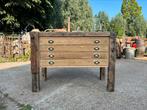 Timmermans werkbank of industriële houten werkbank sidetable