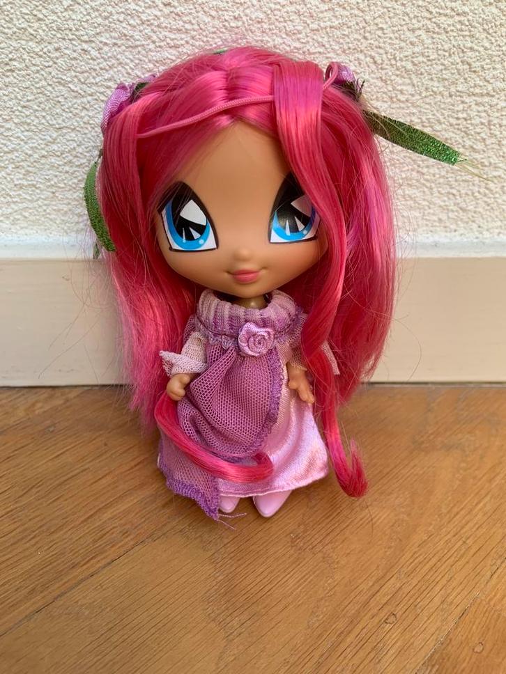 Winx Club Bambola Pixie Amore, Verzamelen, Poppen, Zo goed als nieuw, Fashion Doll, Ophalen of Verzenden