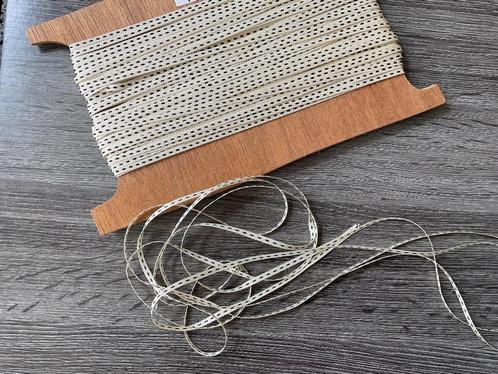 Nr 560 ) Super mooi en oud bandje 3 mm breed 10 meter 3,00, Hobby en Vrije tijd, Scrapbooking, Nieuw, Versiering of Embellishment