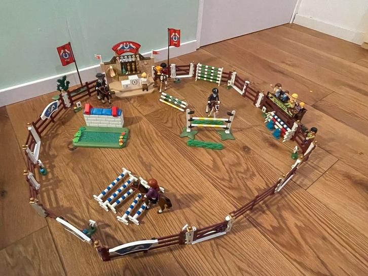 Playmobil paarden en parcourtje, Kinderen en Baby's, Speelgoed | Playmobil, Zo goed als nieuw, Ophalen of Verzenden