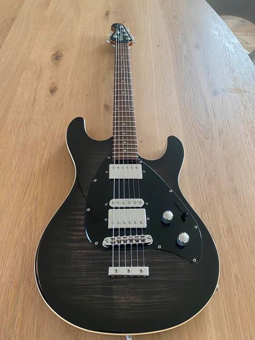 Ernie Ball Music Man Steve Morse “Dark Lord” Ltd Guitar, Muziek en Instrumenten, Snaarinstrumenten | Gitaren | Elektrisch, Zo goed als nieuw