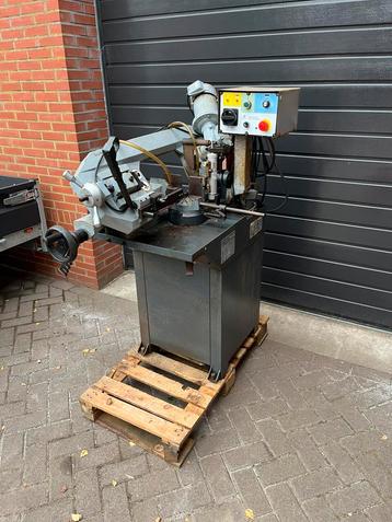 Huvema metaal lintzaagmachine hu 210 cso beschikbaar voor biedingen